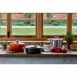 Le Creuset Sauteuse Rondeau Anti-adhérente Les Forgées 30 Cm Et Couvercle En Verre 8 Le Creuset Sauteuse Rondeau Anti-adhérente Les Forgées 30 Cm Et Couvercle En Verre -de Buyer Soldes Magasin 133010 2 1 Sauteuse rondeau anti adherente Les Forgees 30 cm et couvercle en verre Le Creuset