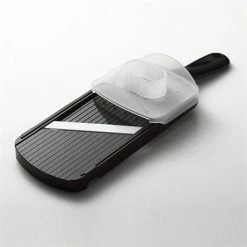 Kyocera Mandoline Réglable Avec Protège Doigts Noir 8 Kyocera Mandoline Réglable Avec Protège Doigts Noir -de Buyer Soldes Magasin 42804 1 4 Mandoline reglable avec protege doigts noir Kyocera