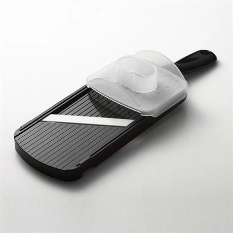 Kyocera Mandoline Réglable Avec Protège Doigts Noir 4 Kyocera Mandoline Réglable Avec Protège Doigts Noir – Image 2