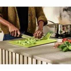 Joseph Joseph Planche à Découper Pliable Chop2pot Plus Verte -de Buyer Soldes Magasin 450022 3 1 Planche a decouper pliable Chop2pot Plus verte Joseph Joseph