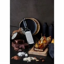 Microplane Râpe à Fromage à Gros Grains Gourmet Noire -de Buyer Soldes Magasin 478012 1 1 Rape a fromage a gros grains Gourmet noire Microplane