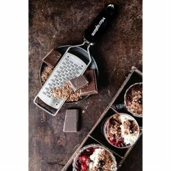 Microplane Râpe à Fromage Double Tranchant Gourmet Noir -de Buyer Soldes Magasin 478013 3 1 Rape a fromage double tranchant Gourmet noir Microplane