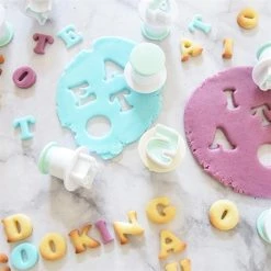 Emporte-pièces Lettres Et Chiffres -de Buyer Soldes Magasin 560023 2 2 Emporte pieces lettres et chiffres Scrapcooking