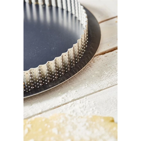 De Buyer Cercle à Tarte Perforé Cannelé Acier Inoxydable 20 Cm 5 De Buyer Cercle à Tarte Perforé Cannelé Acier Inoxydable 20 Cm – Image 3