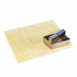 Découpoir à Croissant Petit Modèle 10cm 8 Découpoir à Croissant Petit Modèle 10cm -de Buyer Soldes Magasin 573104 2 2 Decoupoir a croissant petit modele 10cm Gobel