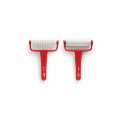 Lekue Kit 19 Petits Fours Avec Découpoirs Et Roulettes 8 Lekue Kit 19 Petits Fours Avec Découpoirs Et Roulettes -de Buyer Soldes Magasin 601174 2 3 Kit 19 petits fours avec decoupoirs et roulettes Lekue