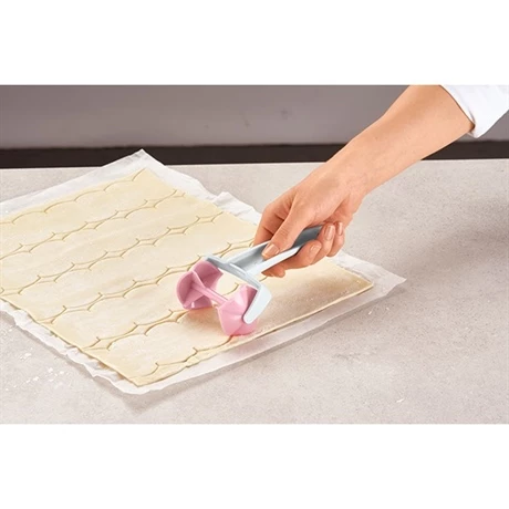 Roulette à Gâteaux Forme Rose 3 Roulette à Gâteaux Forme Rose