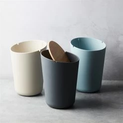 Poubelle Fibre Bambou Gris Avec Couvercle 14,4 X 20,6 Cm -de Buyer Soldes Magasin 690006 2 1 Poubelle fibre bambou gris avec couvercle 14 4 x 20 6 cm Point Virgule