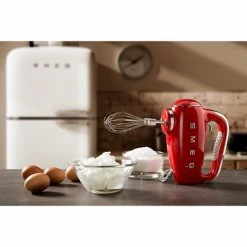 Smeg Batteur à Main 9 Vitesses 250 W HMF01RDEU Rouge -de Buyer Soldes Magasin 761065 2 1 Batteur a main 9 vitesses 250 W HMF01RDEU rouge Smeg